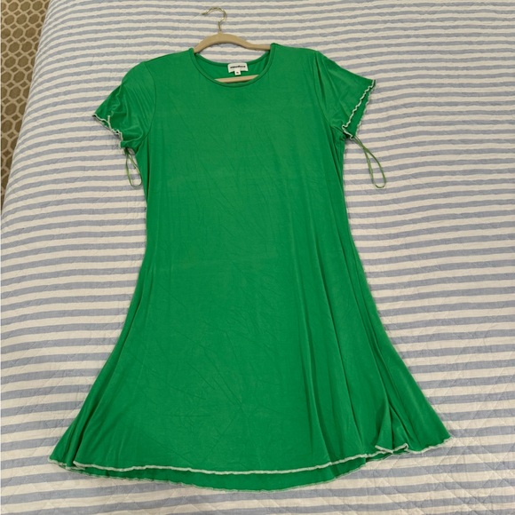 Superdown London Lettuce Trim Dress - Picture 3 of 5